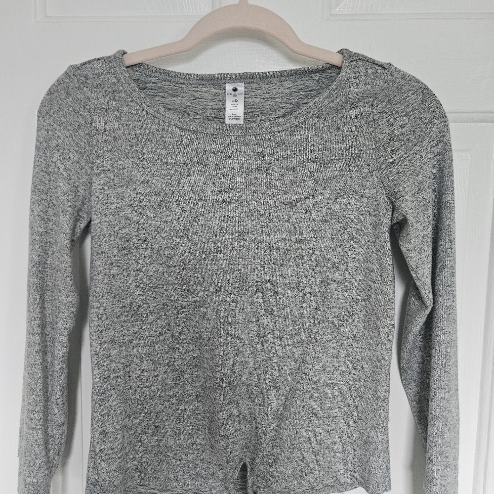 Very cute grey long-sleeve